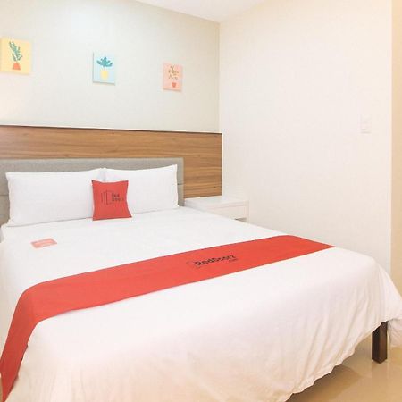Reddoorz @ Leoncia Apartelle مانداوي سيتي المظهر الخارجي الصورة