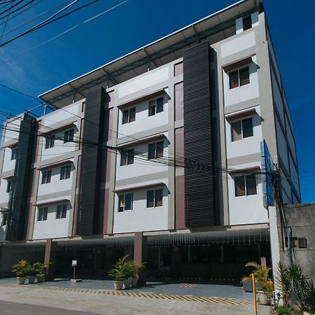 Reddoorz @ Leoncia Apartelle مانداوي سيتي المظهر الخارجي الصورة