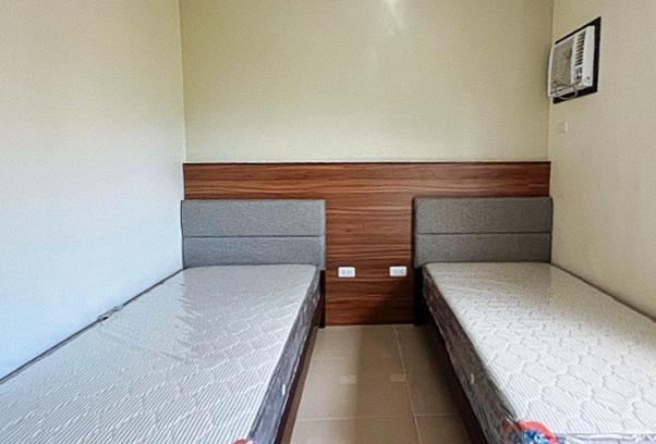 Reddoorz @ Leoncia Apartelle مانداوي سيتي المظهر الخارجي الصورة