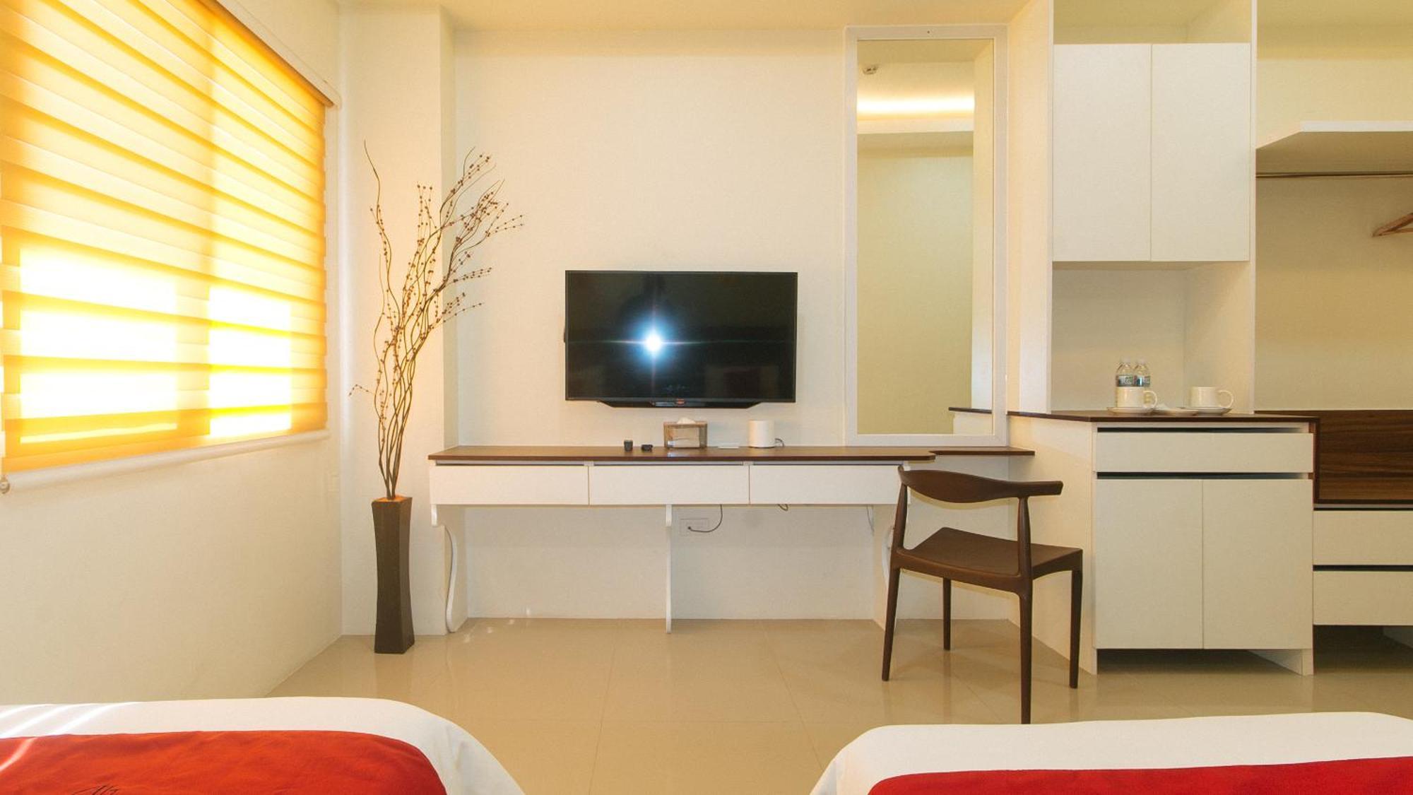 Reddoorz @ Leoncia Apartelle مانداوي سيتي المظهر الخارجي الصورة
